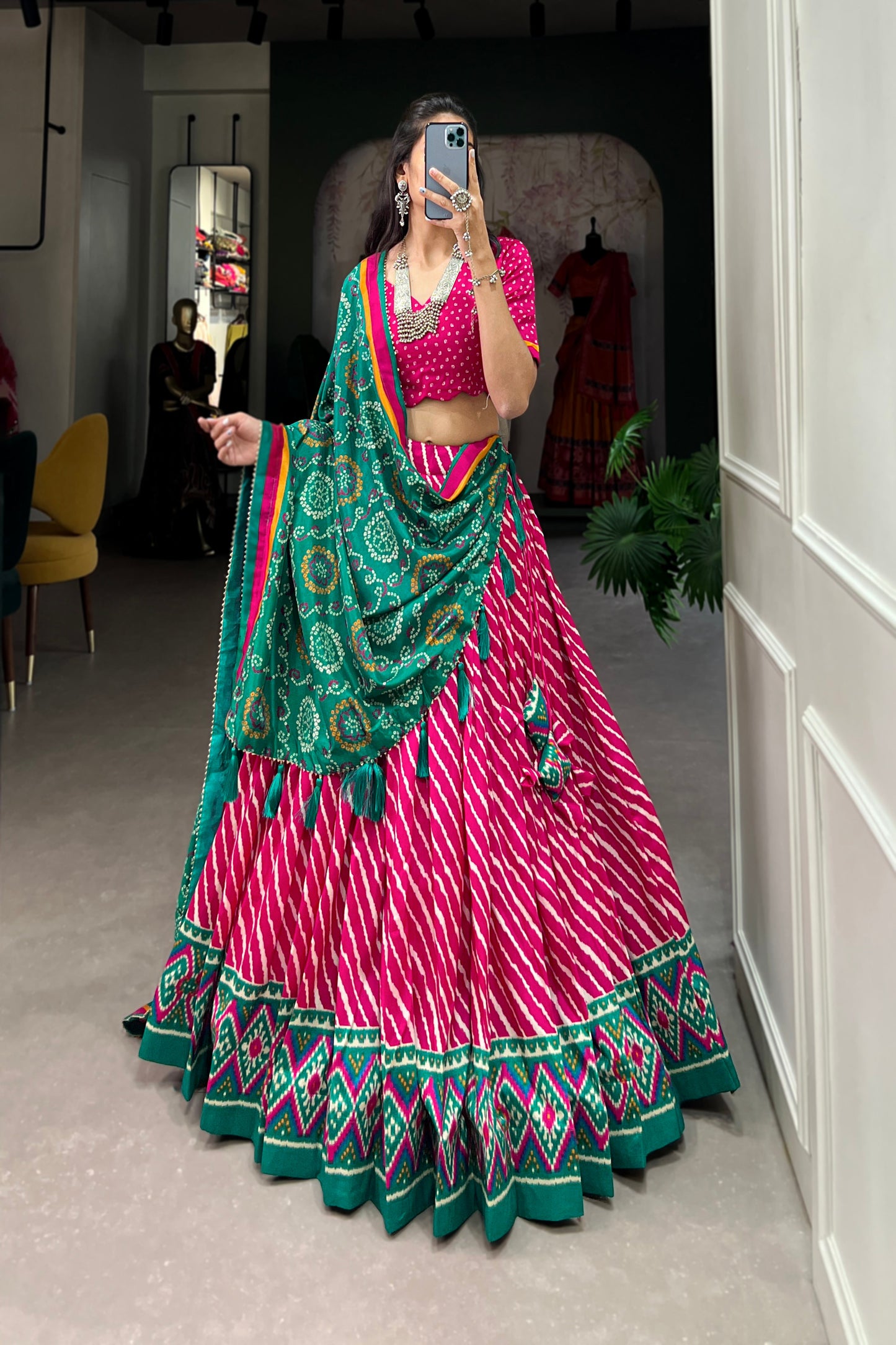 TILTON PREMIUM  PATOLA LEHERIYU PRINT LEHENGA CHOLI