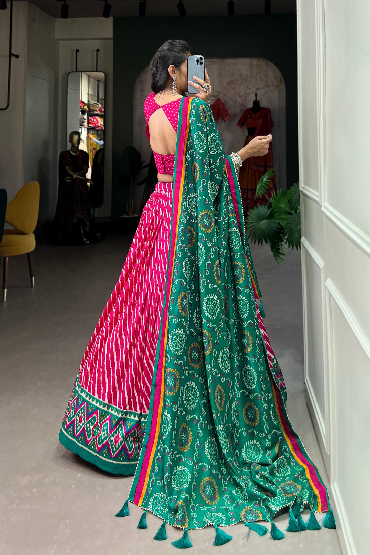 TILTON PREMIUM  PATOLA LEHERIYU PRINT LEHENGA CHOLI