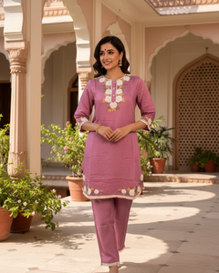 Mauve Floral Embroidered Kurta Set (SWDH20)