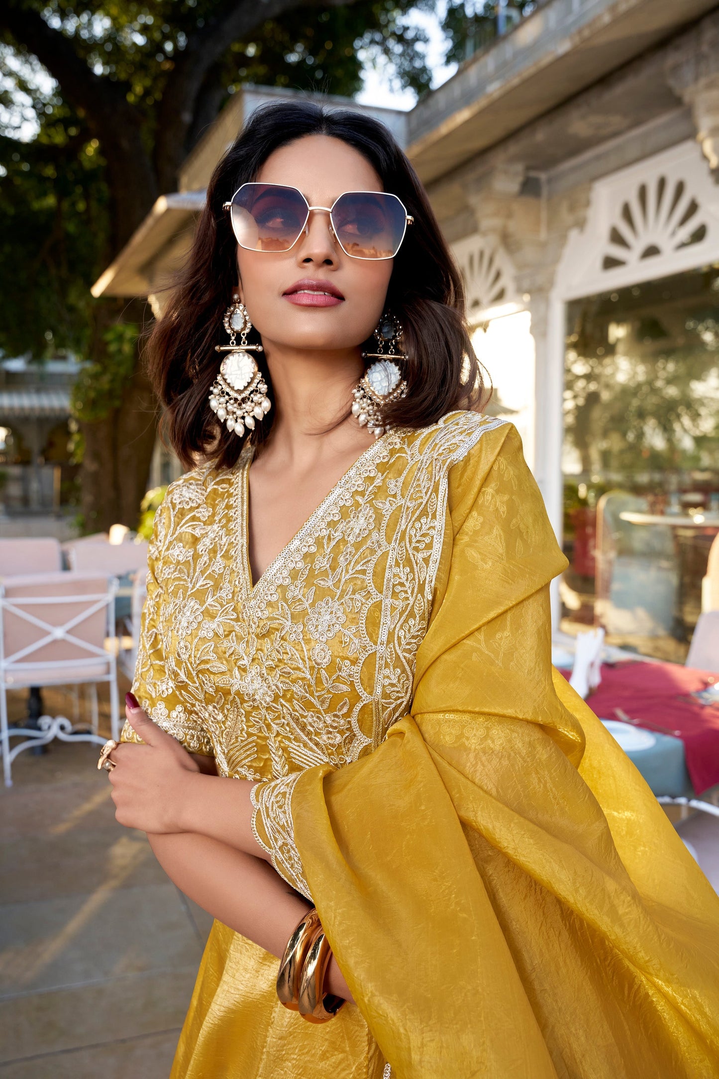 HALDI SPECIAL GOLDIE PLAIN THREAD EMBROIDERED LEHENGA CHOLI (WDN114)