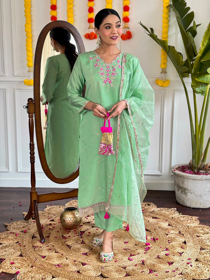Simple yet elegant This is how we describe our latest launched dresses SWRD298
