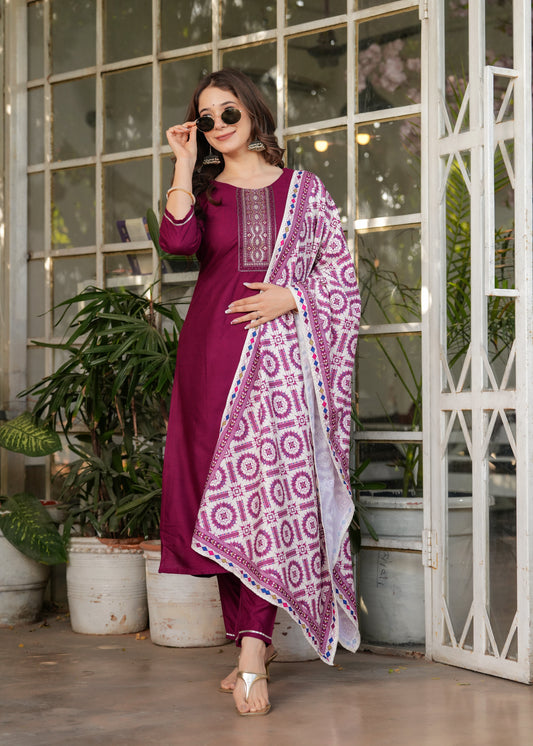 Enjoy your festival 🌞with our Very Beautiful 3ps Set(NFRD520)
