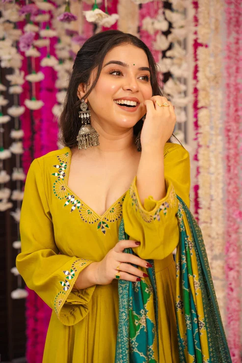 Simple yet elegant This is how we describe our latest launched dresse (NFRD618)