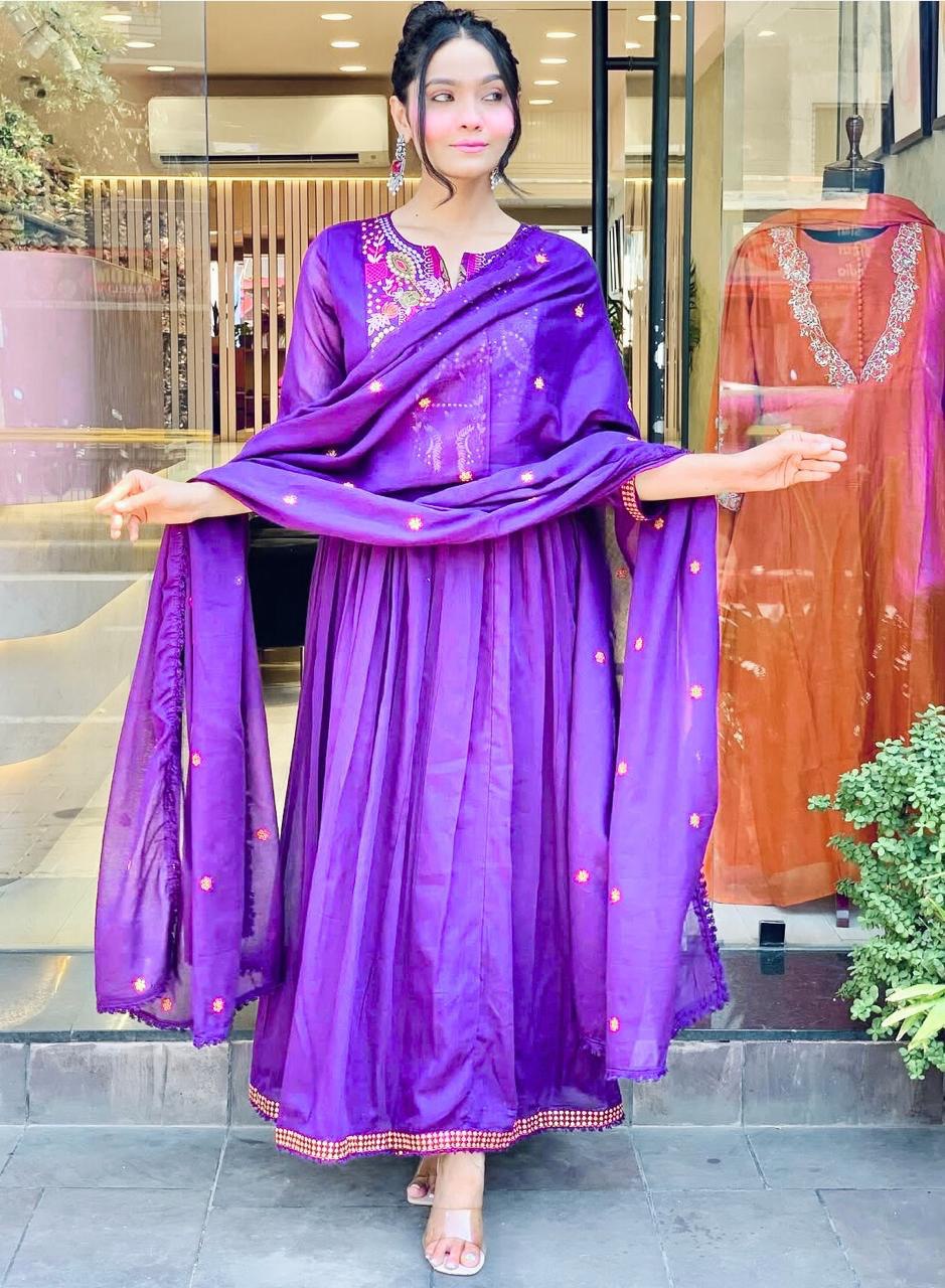 Simple yet elegant This is how we describe our latest launched dresse (NFRD640)