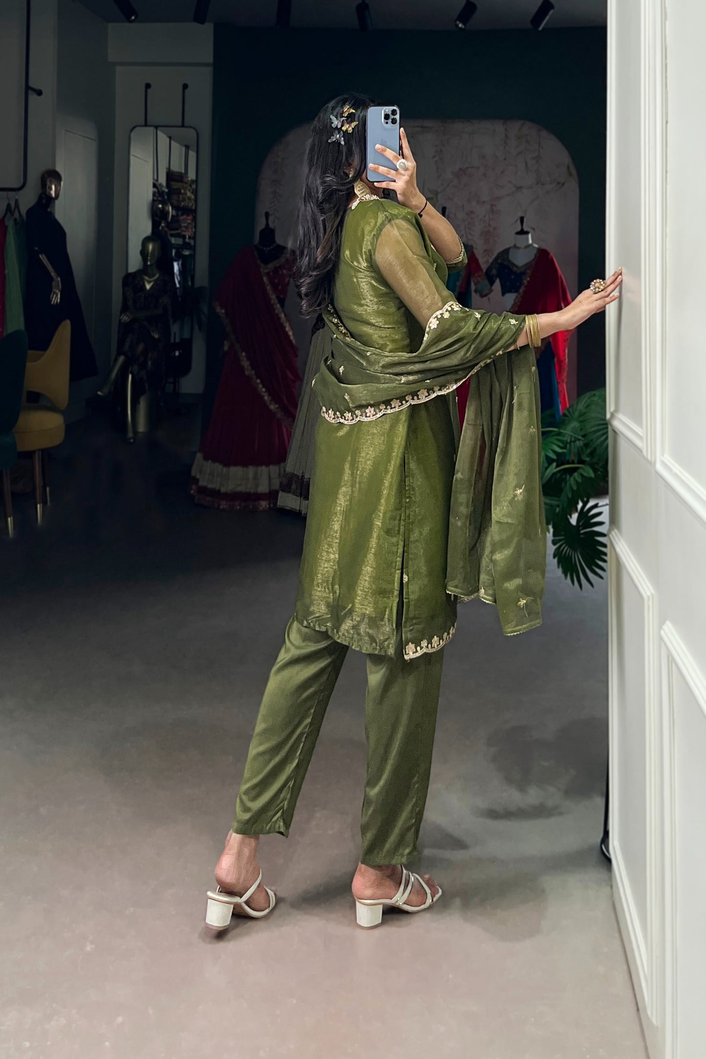 GOLD COIN SEQUANCE AND THREAD EMBROIDERED KURTI PANT WITH DUPATTA (WDN43)