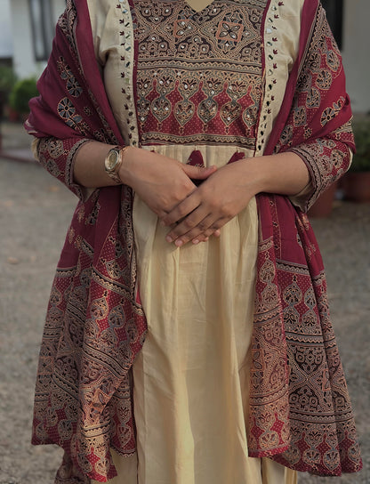 💞💞 Beautiful A-line Kurti with Original Mirror Work 🥰 🥰 (RD027)