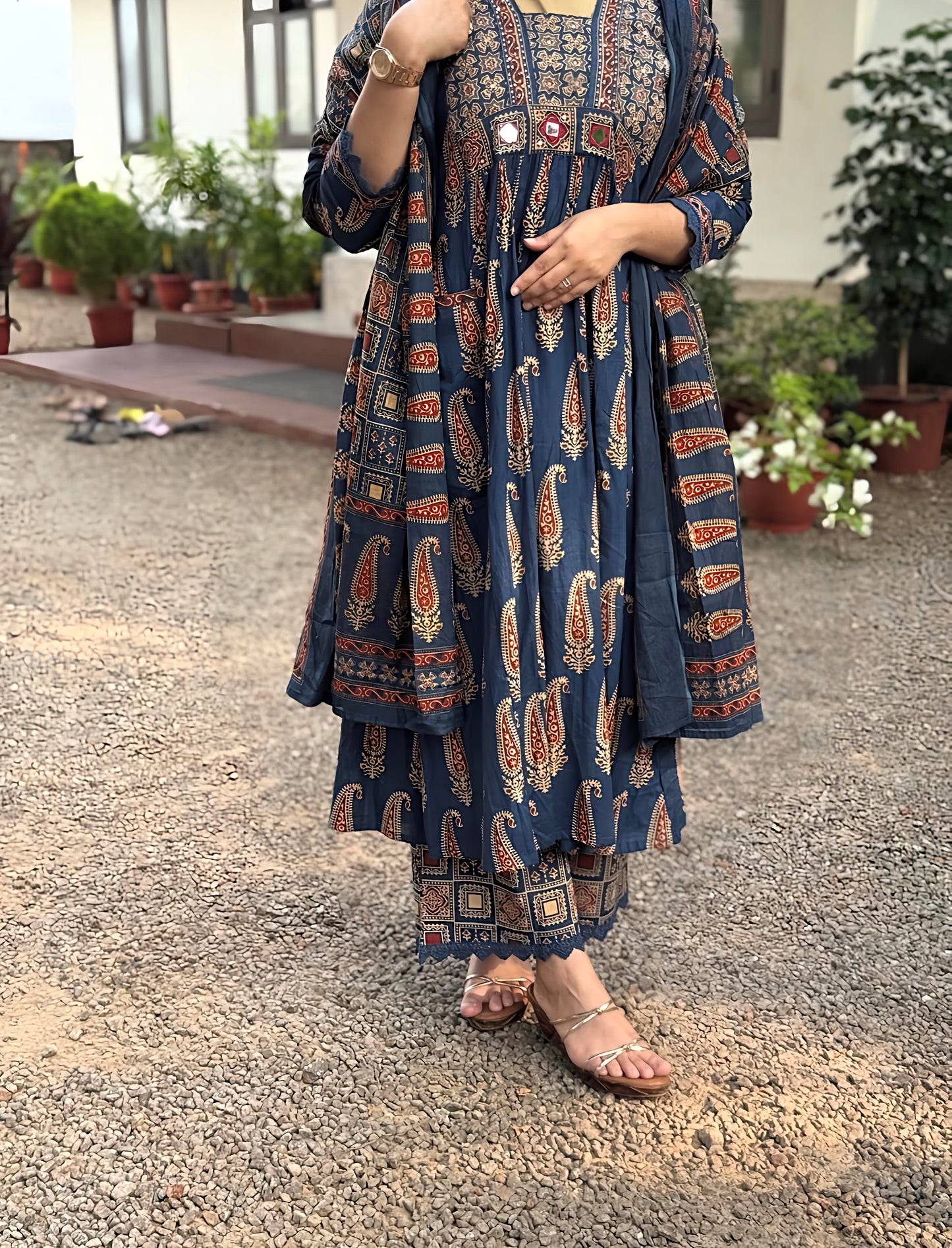 Bring out the adorable side of yourself, as you slip into our most gorgeous outfit from the Cotton collection  (RD028)