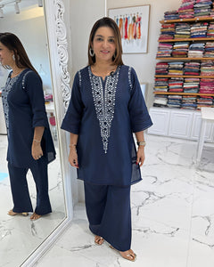 ✨ Mirror Embroidered Kurta Pant Set ✨ (RD78)