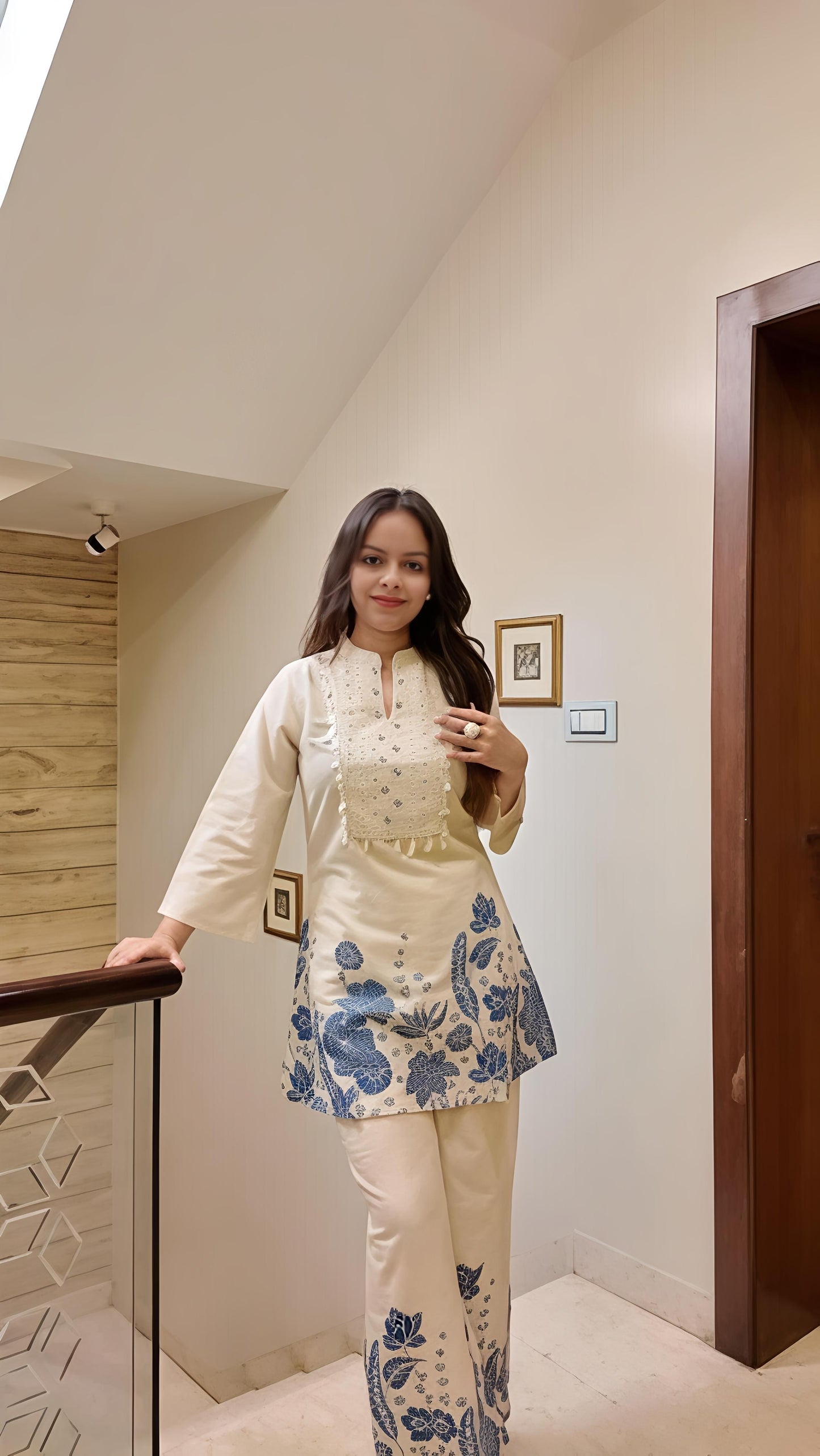 Elegant Off-White Printed Kurta Set with Wide-Leg Palazzo(SWSK48)