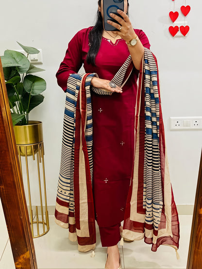 Elegant Kurta Set with Handcrafted Striped Dupatta(SWSK46)