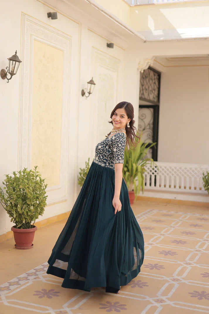 WOMENSAVTAR PREMIUM DESIGNER GOWN