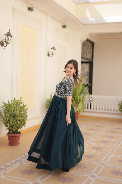 WOMENSAVTAR PREMIUM DESIGNER GOWN