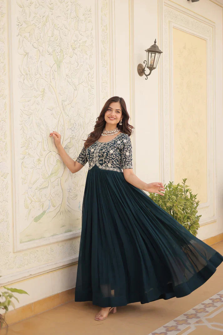 WOMENSAVTAR PREMIUM DESIGNER GOWN