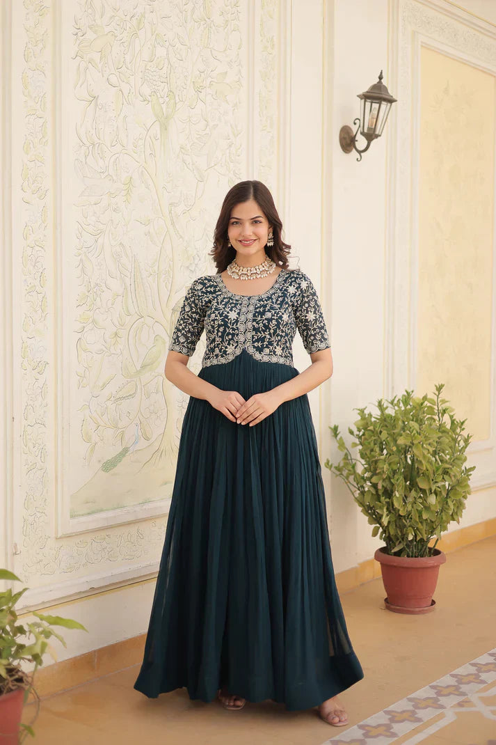 WOMENSAVTAR PREMIUM DESIGNER GOWN