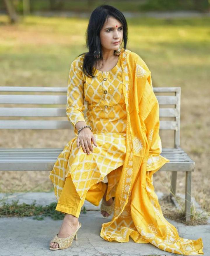 Pure fine reyon fabric with Hand wark Kurti with Pant with cotton 100-100 Dupatta SWRD49