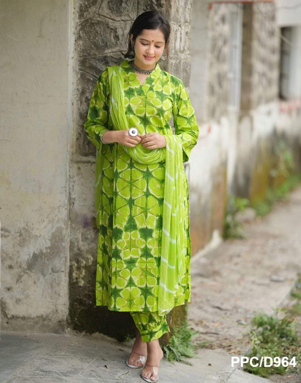 STYLISH V NECK  COTTON GULNAAR PANT  FULL SIZE CHIFFON LEHERIYA DUPATTA SWRD67