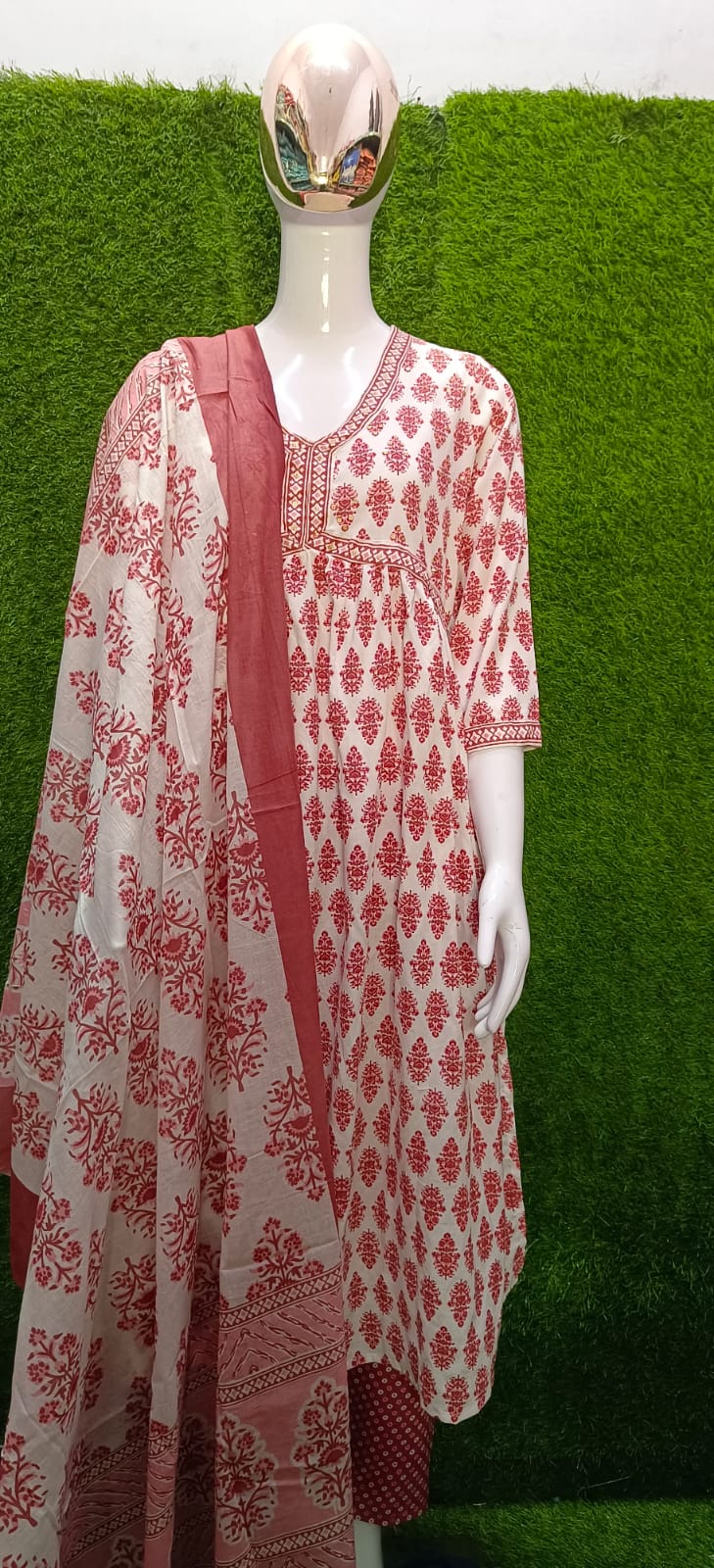 Beautiful Rayon 140 Fabric nayra cut +Aaliya cut Kurti with pent Duppta set 👗