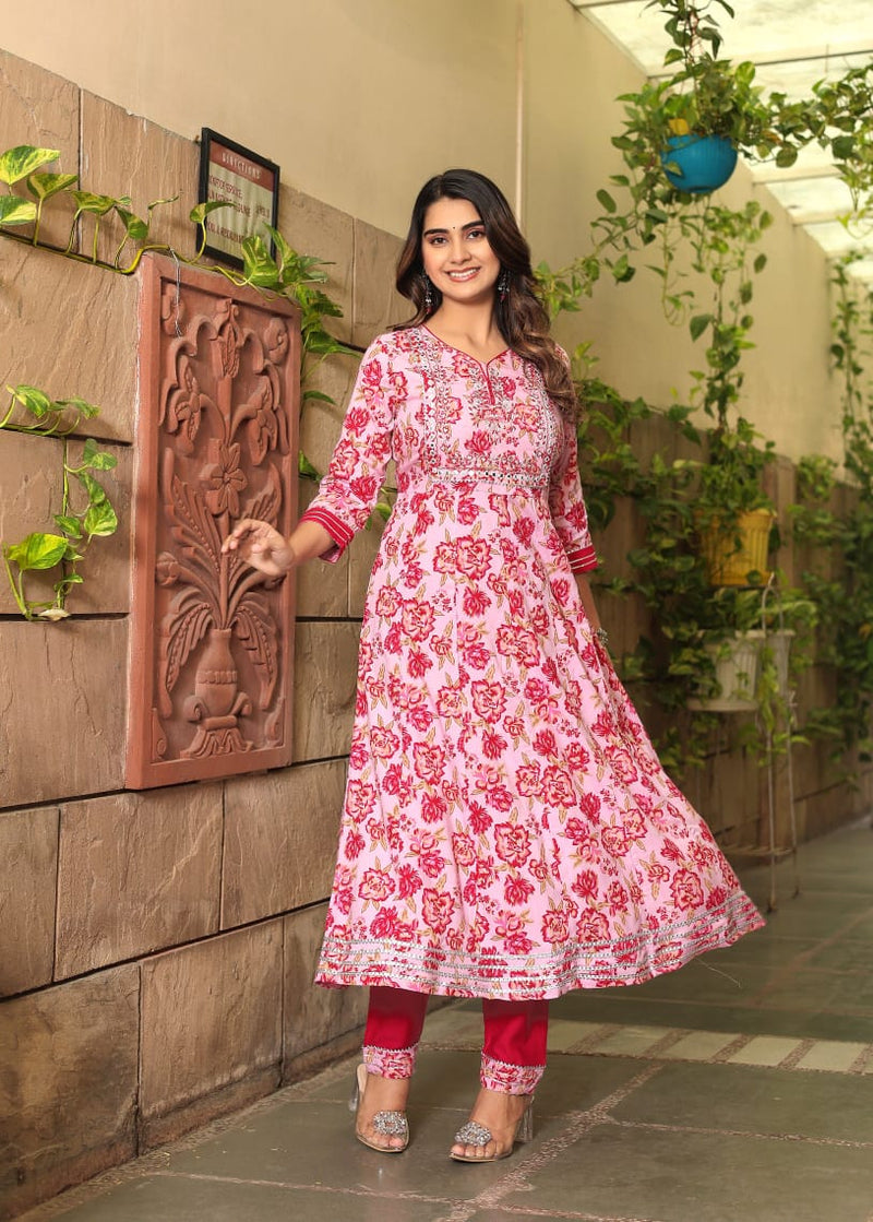 Look straight out of a dreamy movie set as you turn around and walk in this elegant anarkali !