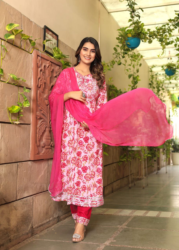 Look straight out of a dreamy movie set as you turn around and walk in this elegant anarkali !