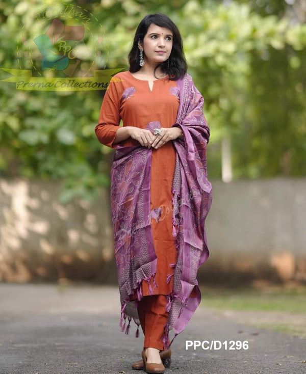 Feel the elegance and comfort merge in our artisan-crafted handloom khadi cotton suit! 🌹