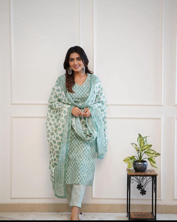 New arrival New straight kurta set with new style in saganeri block print
