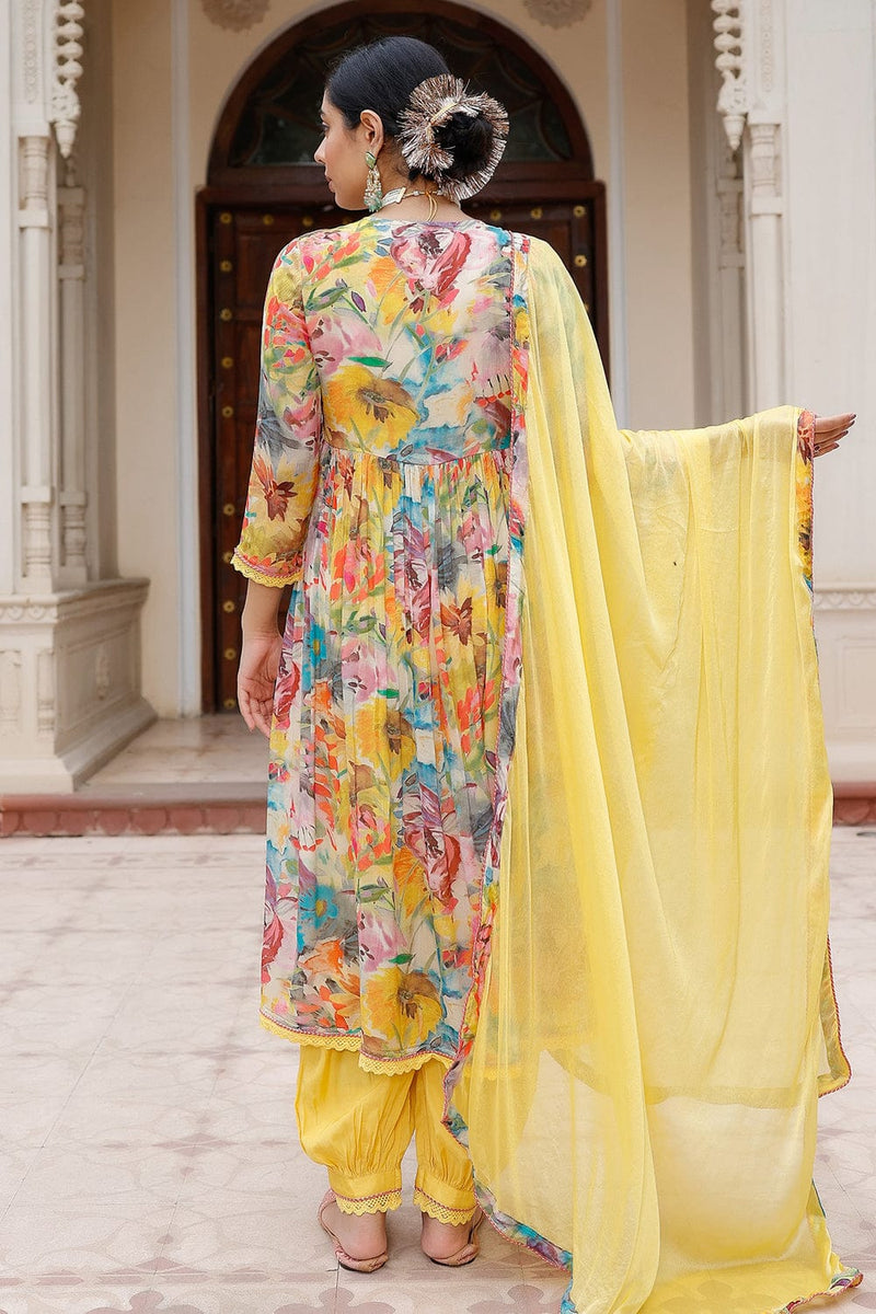 Aaliya Kurti +pant + Dupatta Mark a change in your wardrobe by wearing our exclusive range of suit sets...