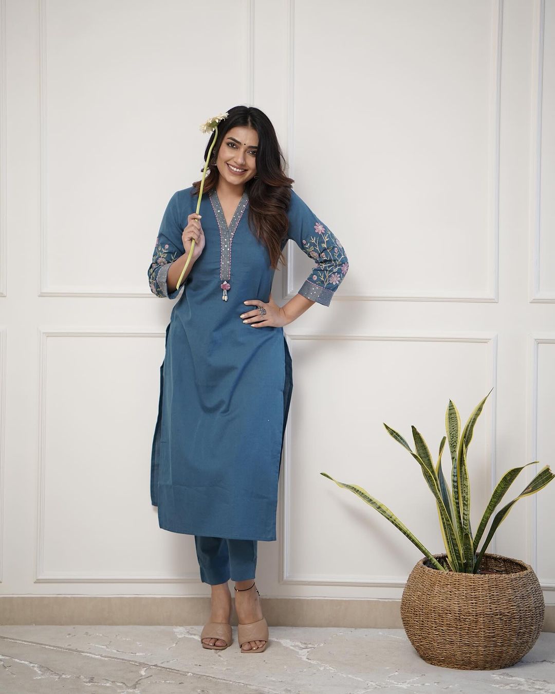 Upgrade your office wear wardrobe with this classy ( White Blue. Yellow colour ,) kurti pant &nbsp;with embroidery &nbsp;detailing for all day comfort and trendy look🌸🌸