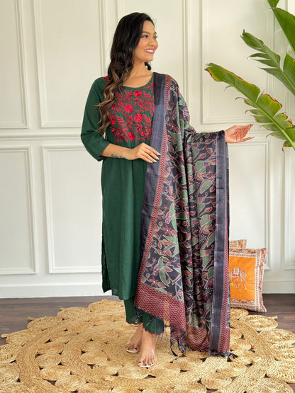 Feel the elegance and comfort merge in our artisan-crafted handloom khadi cotton suit! 🌹😍