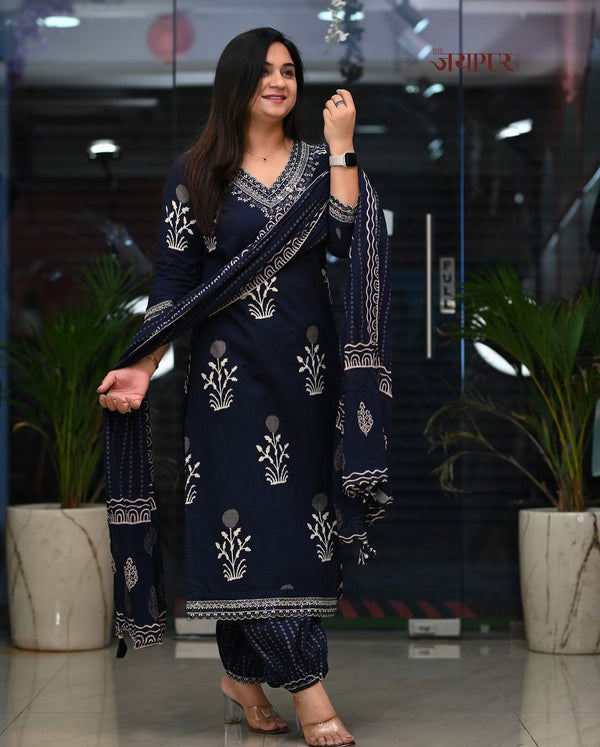 Look Beautiful in our New Blue Discharge Printed suit set cotton….Dupatta pant set for all day comfort 💖