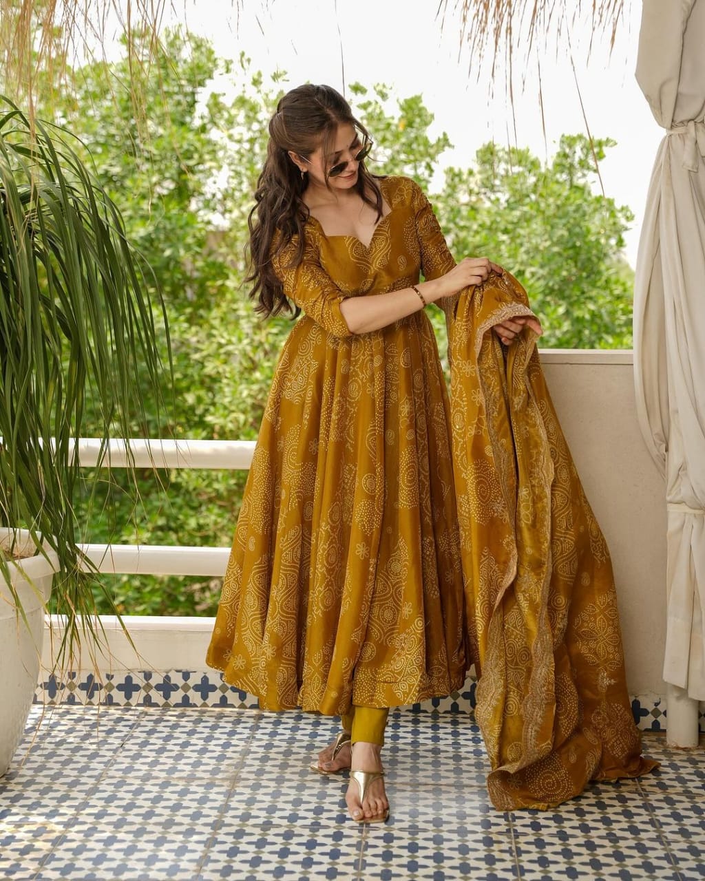 Walk gracefully in our new cotton Anarkali dupata set with deep back neck and front neck design