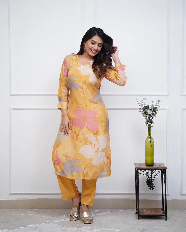 💃Enjoy New Floral Kurta Pant set with amazing lace Work ❤️(RD03)