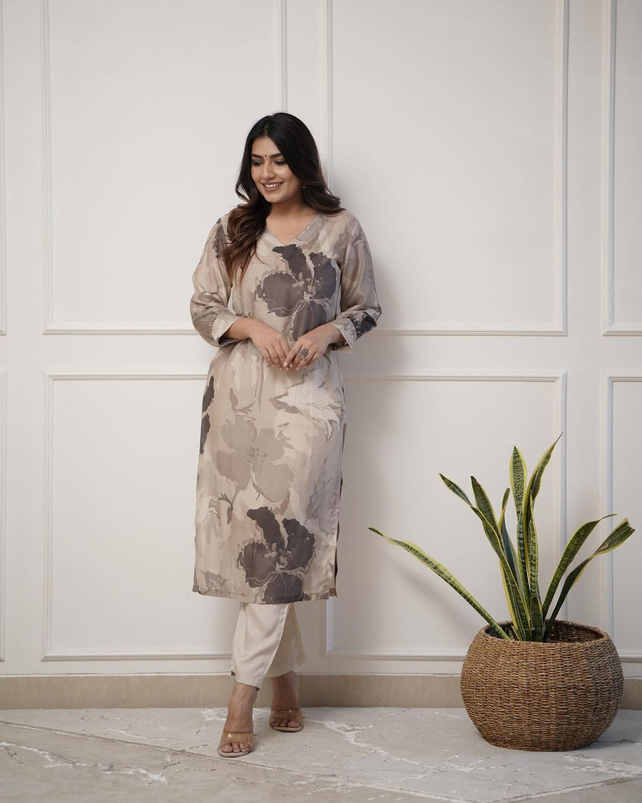 💃Enjoy New Floral Kurta Pant set with amazing lace Work ❤️(RD03)