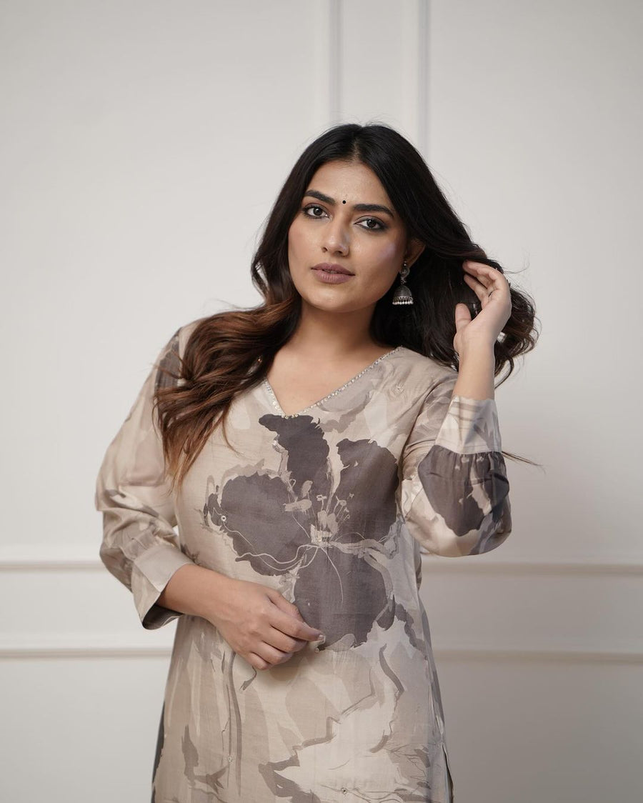 💃Enjoy New Floral Kurta Pant set with amazing lace Work ❤️(RD03)