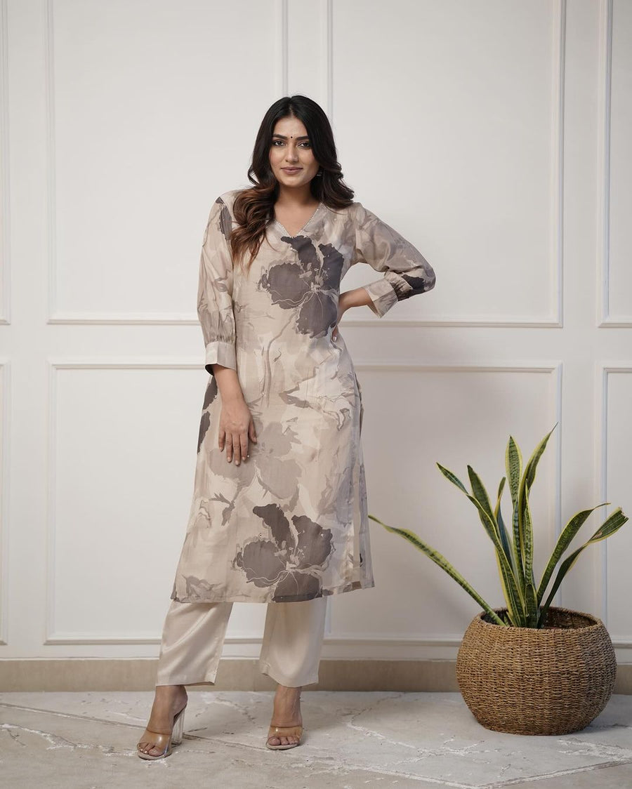 💃Enjoy New Floral Kurta Pant set with amazing lace Work ❤️(RD03)