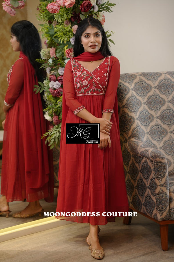 Featuring Beautiful Suit Sets in Soft Georgette Top pent with duppta with Embroidery wiving, it is beautifully decorated with south cutural desgins