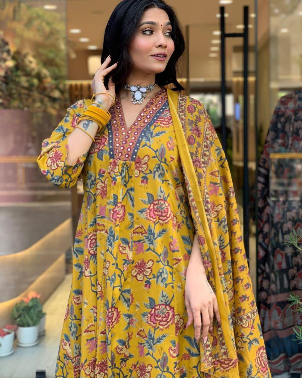 This A-line pant set is perfect for the summer season with its vibrant floral print and confident pocket one side. Plus, the included matching dupatta completes the look and adds an extra touch of style