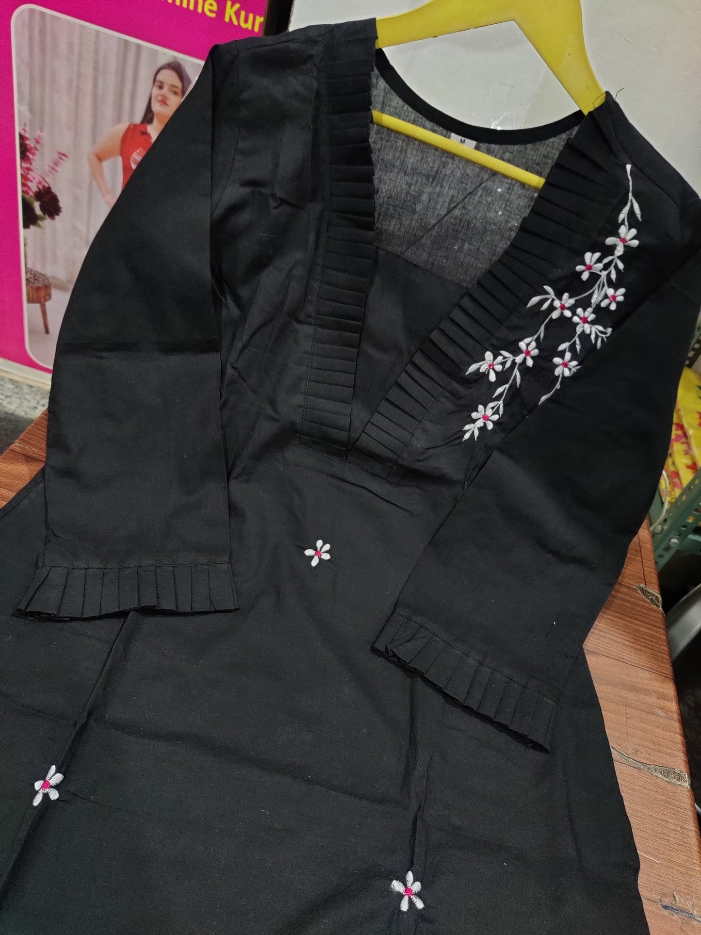 💕💝🦋🥰 look pstylish and walk in comfort with our new black cotton with embroidery work set perfect for your wardrobe ☺️ 🫶🏻