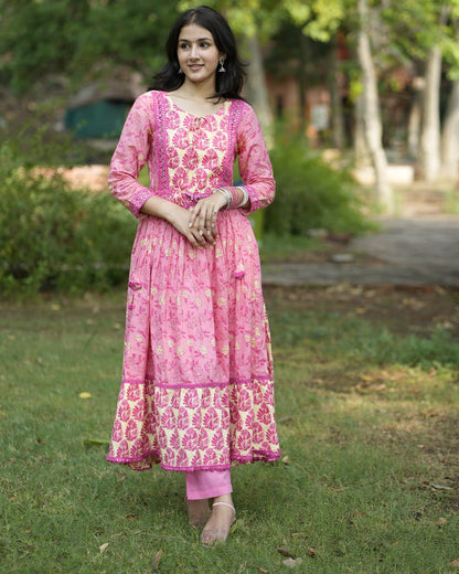 COTTON 60/60 Anarkali kurta with heavy embroidery work neckline all over , COTTON pant and matching malmal dupatta