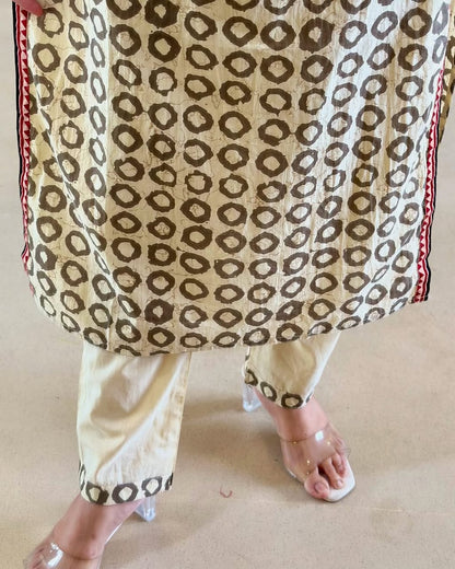 Featuring Fully Elegant Premium Muslin Suit Set Which is Beautifully Decorated With Hand Khatli Work And Original Mirror Work With Butti Pattern(SWRED08)