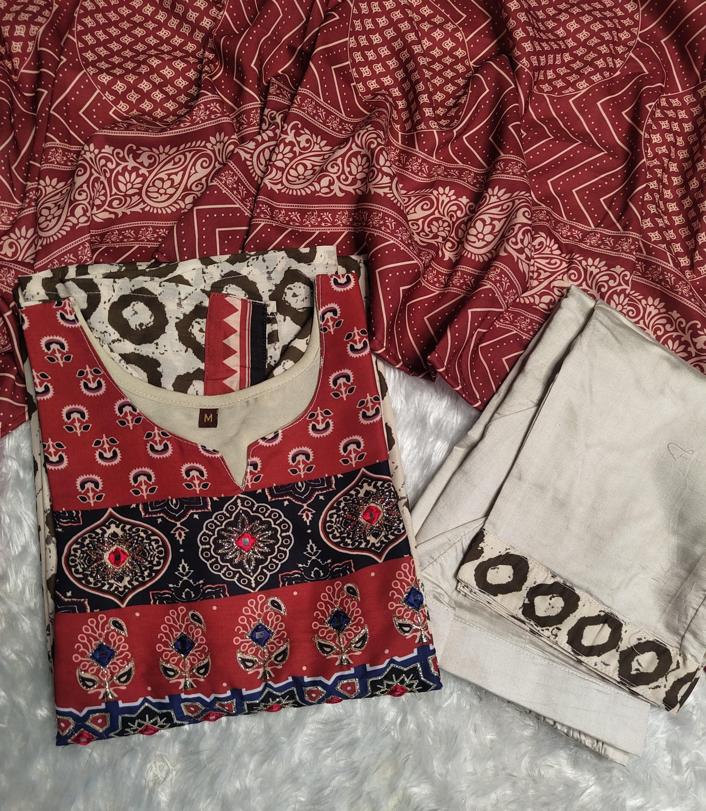 Featuring Fully Elegant Premium Muslin Suit Set Which is Beautifully Decorated With Hand Khatli Work And Original Mirror Work With Butti Pattern(SWRED08)