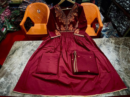 Look out of a dreamy movie set as you turn around and walk in this elegant flaired suit ! The perfect of traditional wear style...