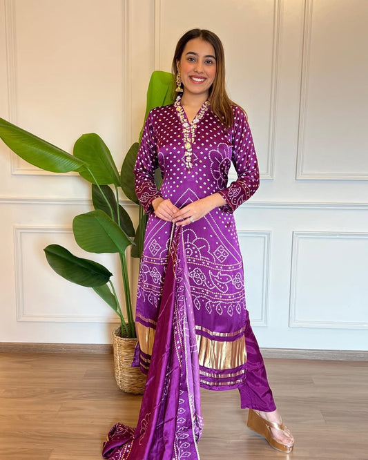 💃🏻Presenting Beautiful Heavy quality Chinon Silk Fabric designer festive wear kurti pant and duppta with Embroidery,(SWRED35)