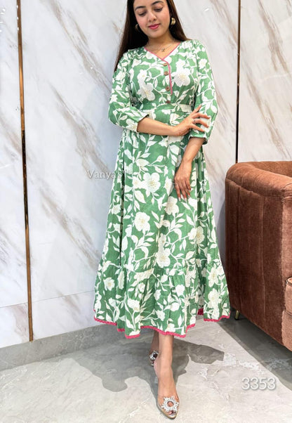 💫Adorn your appearance with this floral printed cotton gown , this gown set is as elegant as it looks!  Adjustable belt given to set fitting as per body shape.