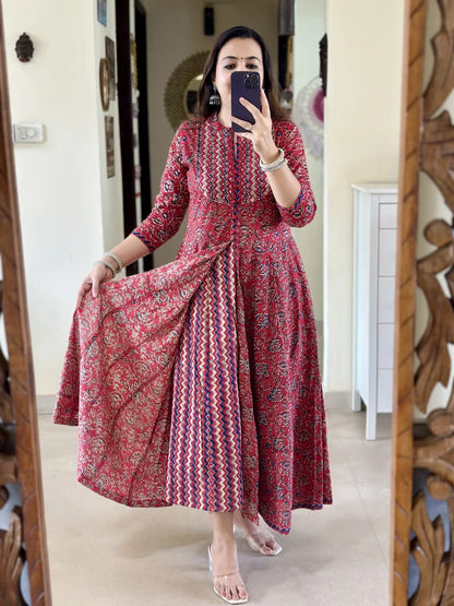 Look straight out of a dreamy movie set as; you turn around and walk in this elegant flaired suit ! The perfect of traditional wear(SWRED49)