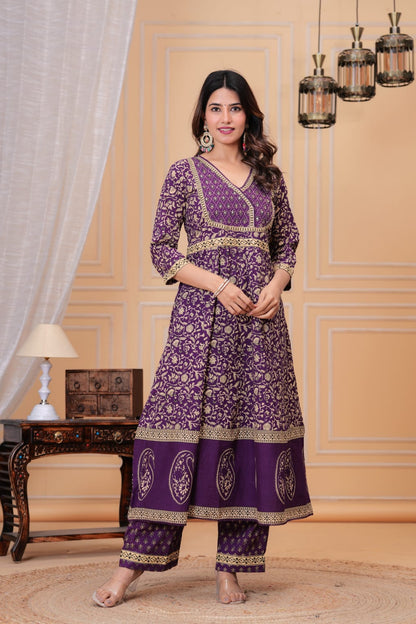 Pure handblocked anarkali full flared kurta with handwork highlights on yoke and waist..