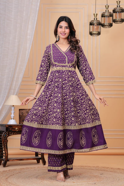 Pure handblocked anarkali full flared kurta with handwork highlights on yoke and waist..