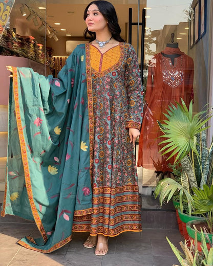 Look out of a dreamy movie set as you turn around and walk in this elegant flaired suit ! The perfect of traditional wear style...