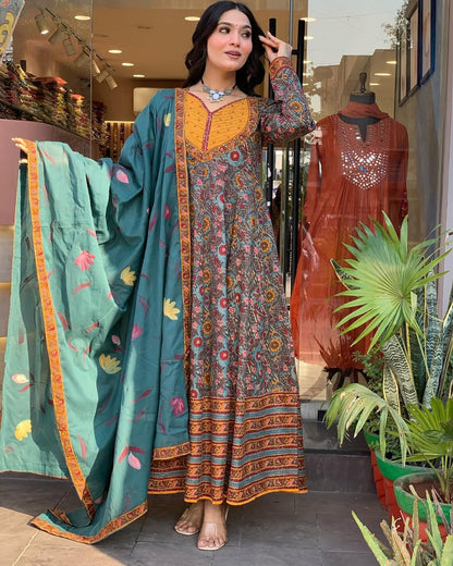 Look out of a dreamy movie set as you turn around and walk in this elegant flaired suit ! The perfect of traditional wear style...