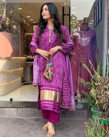 💃🏻Presenting Beautiful Heavy quality Chinon Silk Fabric designer festive wear kurti pant and duppta with Embroidery, Sequence &amp; Zari Work with lining