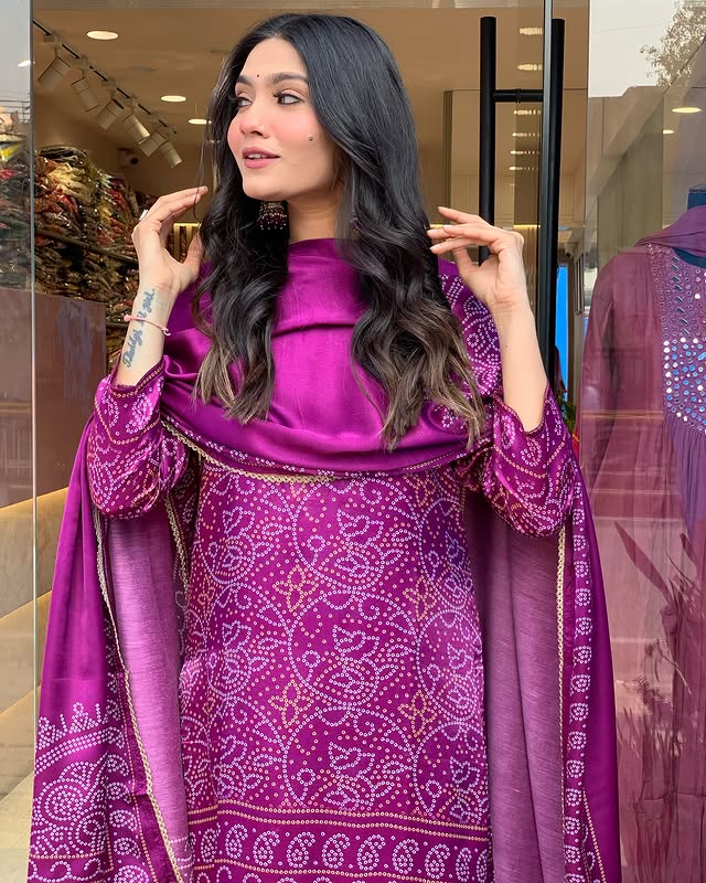 💃🏻Presenting Beautiful Heavy quality Chinon Silk Fabric designer festive wear kurti pant and duppta with Embroidery, Sequence &amp; Zari Work with lining